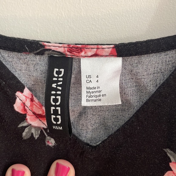 Floral romper! - Picture 2 of 5